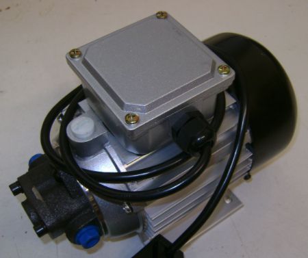 Cast Iron, Miniature Gear Pump for Oils, 1/8"BSP, 30 LPH